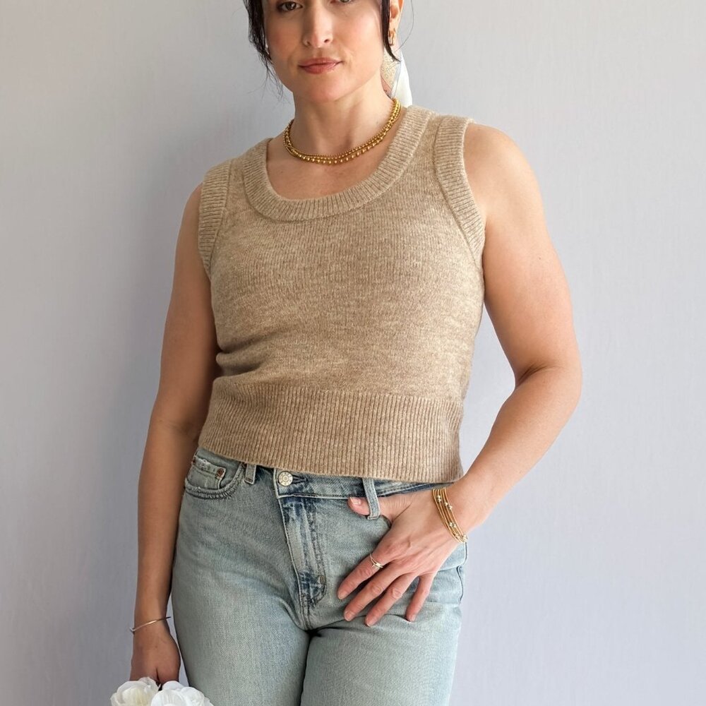Chic Neutral Knit Sweater Vest Effortless Layering Piece - Picture 3 of 14